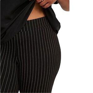 TORRID‎ Pinstripe Full Length Leggings NWT